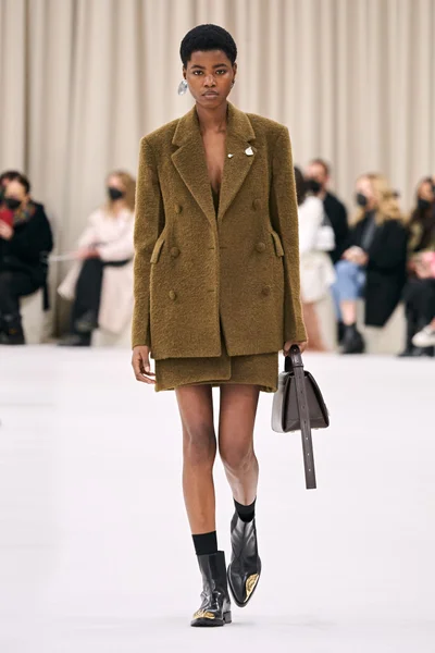 Look 2